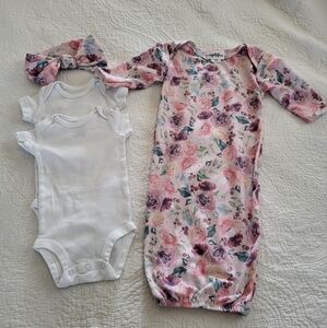 Girls NB 4 piece set, white short-sleeved onesies, floral night gown + headband